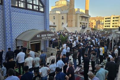 Cizreliler bayram sabahında camileri doldurdu   