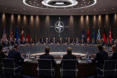 ABD, stratejik güçlerini çekerek NATO'daki askeri varlığını azaltıyor: Avrupa savunmada yalnız