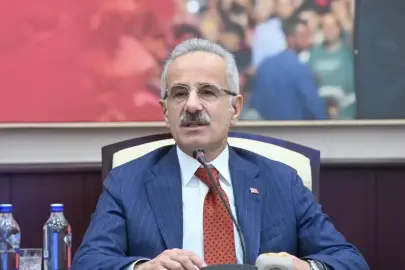Bakan Uraloğlu: Hürmüz Boğazı'nda Türk sahipli 9 gemi bulunuyor