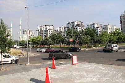 Diyarbakır'da tehlike saçan kavşak: Mahalleli trafik ışığı talep ediyor