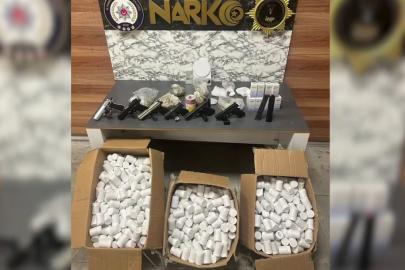 İstanbul'da narkotik operasyon: Çok sayıda uyuşturucu ve silah ele geçirildi