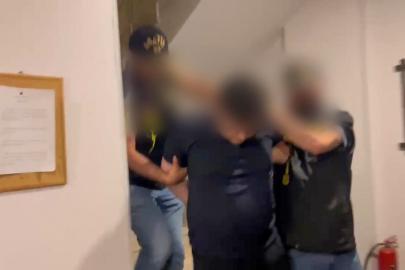 Kırmızı bültenle aranan uyuşturucu kaçakçısı Mersin'de yakalandı. MİT tespit etti, polis yakaladı