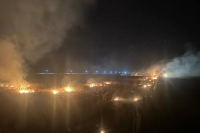 Mardin’de yerleşim alanlarına sıçrayan anız yangınları kontrol altına alındı