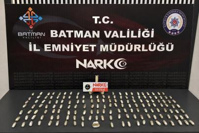 Otobüs yolcularının midesinden uyuşturucu çıktı