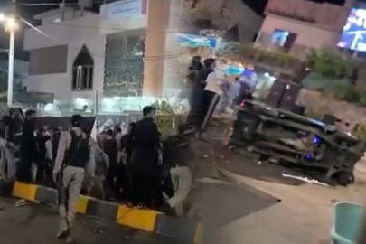 Pakistan'da kontrolden çıkan araç camiye daldı: 2 ölü, 30 yaralı
