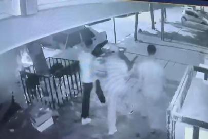 8 aylık hamile eşine tatlı almaya çıktı dehşeti yaşadı. Eşi korkudan erken doğum yaptı