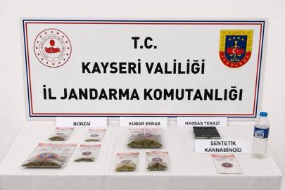 Kayseri'de uyuşturucu operasyonu: Esrar, bonzai ve sentetik kannabinoid ele geçirildi