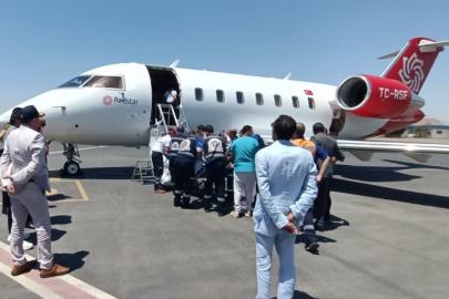 Mısır’da trafik kazası geçiren 3 Türkiye vatandaşı hava ambulansıyla Türkiye’ye getirildi