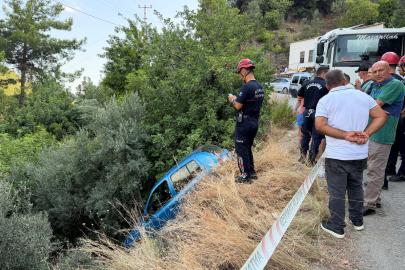 Otomobil şarampolde düştü, sürücü hafif yaralandı