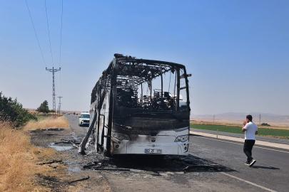 Şırnak'ta seyir halindeki otobüs yanarak kullanılamaz hale geldi