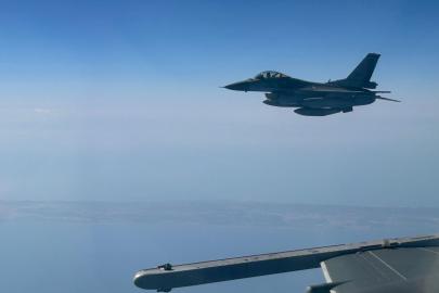 Türk jetlerinden Kıbrıs Adası'nın güneyinde eğitim uçuşu