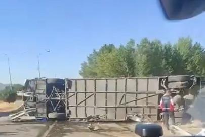 Afyonkarahisar'da yolcu otobüsü devrildi: 22 yaralı