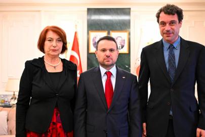 Bakan Gürlek, Uğur Mumcu'nun ailesiyle görüştü