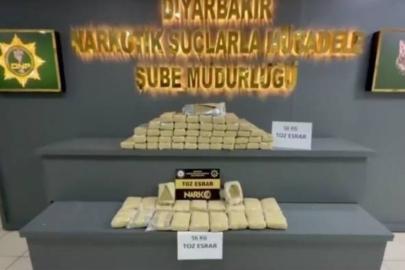 Diyarbakır'da 56 kilogram toz esrar ele geçirildi: 2 gözaltı