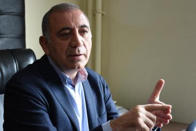 Gürsel Tekin'in CHP İstanbul İl Başkanlığı görevi sona erdi
