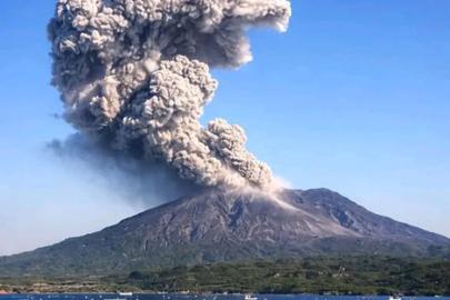 Japonya'da Sakurajima Yanardağı'nda şiddetli patlama