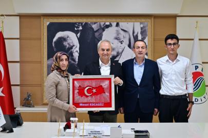 Kepez’in gururu Serhat’a Kocagöz’den burs desteği