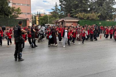 Konya’da okul çıkışlarında zabıtadan güvenli geçiş uygulaması
